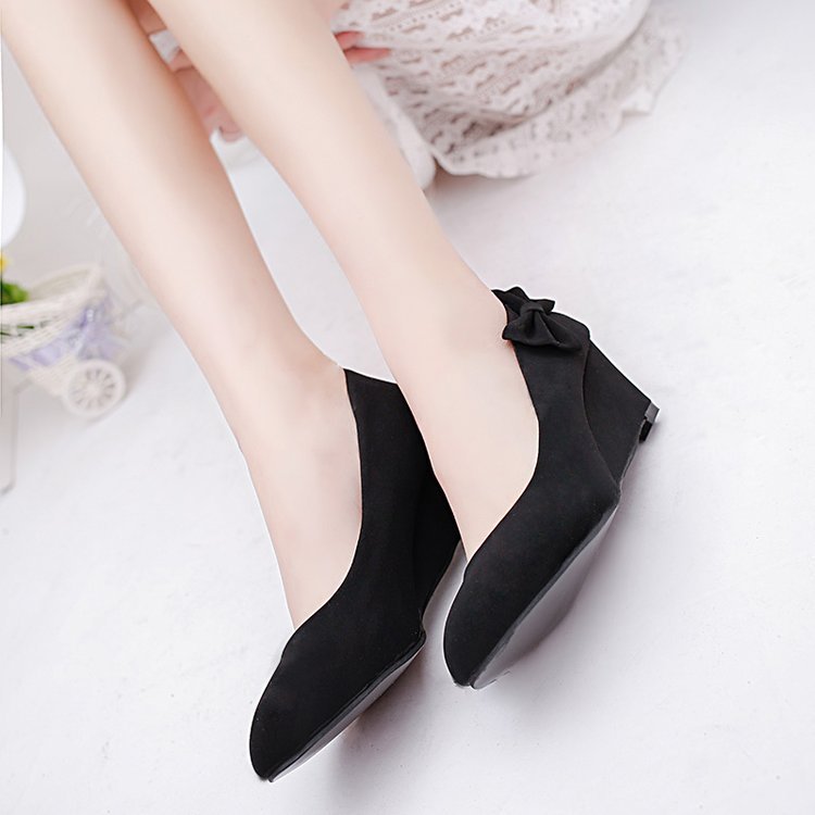 Chaussures de travail femme en daim noir à semelle compensée plate, polyvalentes