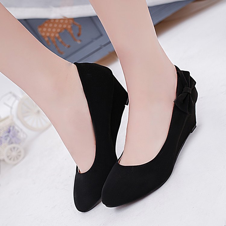 Chaussures de travail femme en daim noir à semelle compensée plate, polyvalentes